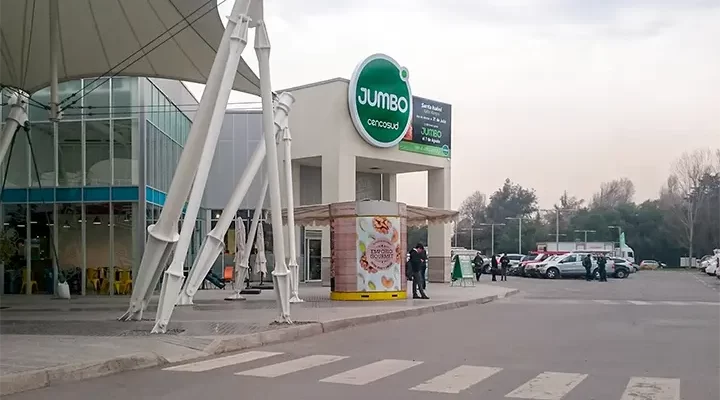 Jumbo puertas de chicureo