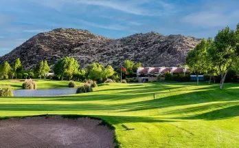 El Club de Golf Las Brisas de Chicureo, fundado en 1997, es considerado el club de golf más grande de Chile.